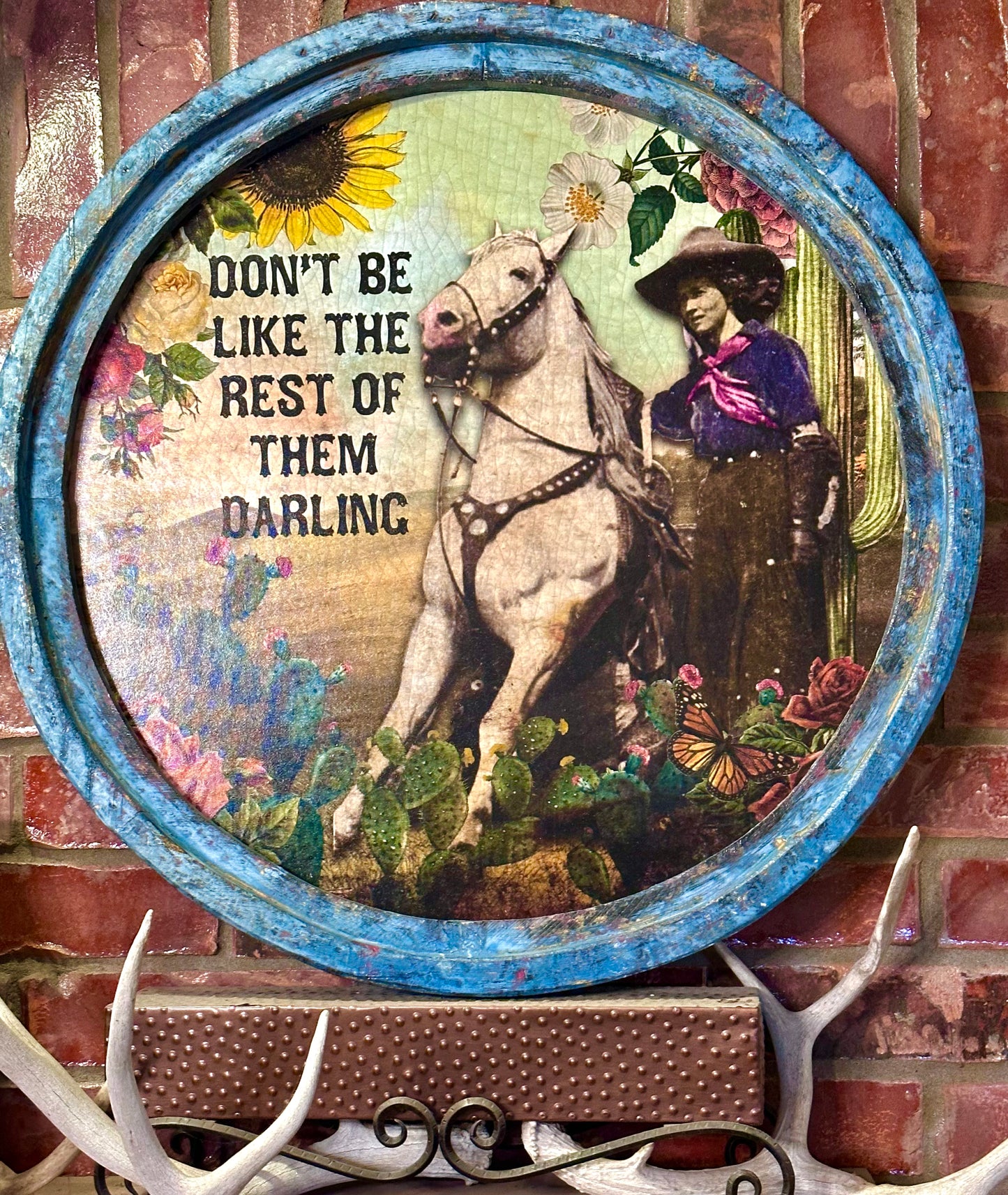 Don’t be Like the Rest of the Darling’ Round Wall Art